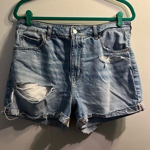 AE strigid Mom Short size 12